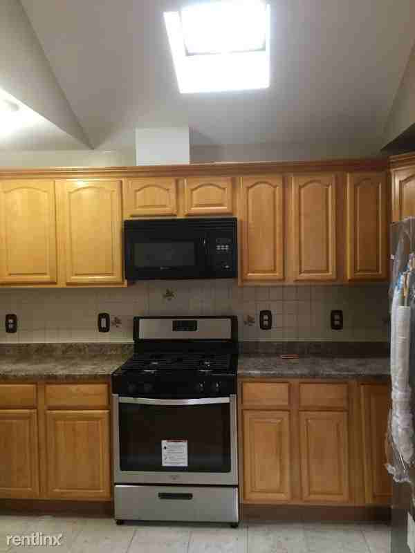 55 Grace St - Photo 2 of 17