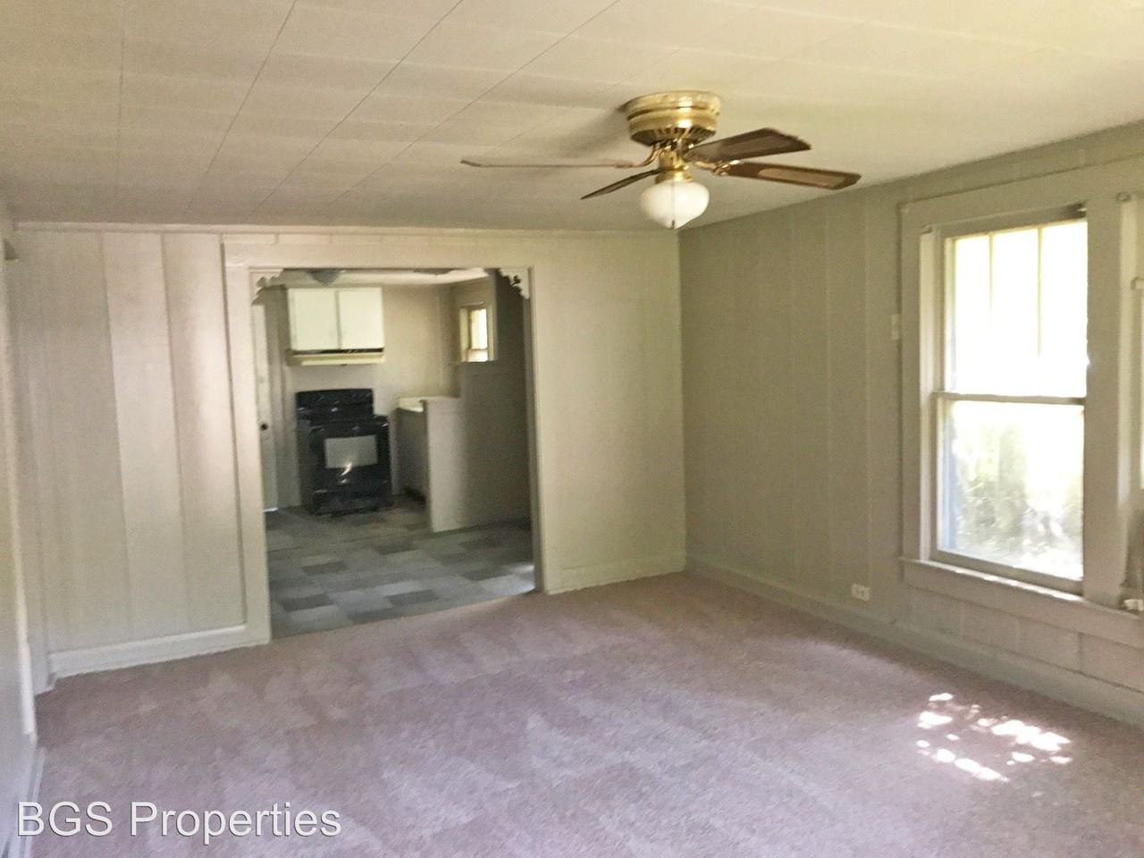 1012 Pillow Ave - Photo 2 of 7