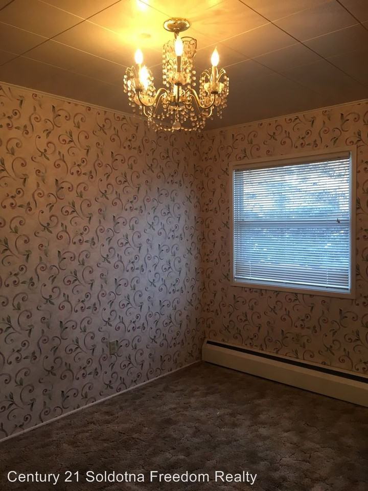 220 E Beluga Ave - Photo 2 of 10