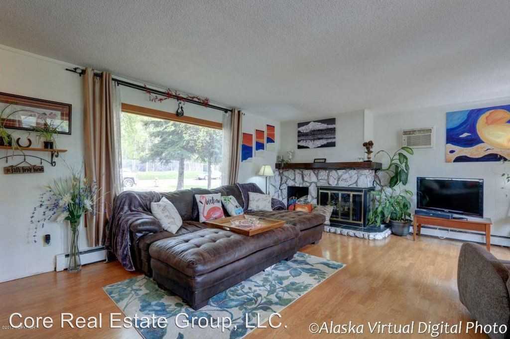 730 E 72nd Ave - Photo 2 of 15