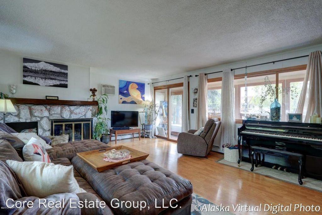 730 E 72nd Ave - Photo 3 of 15