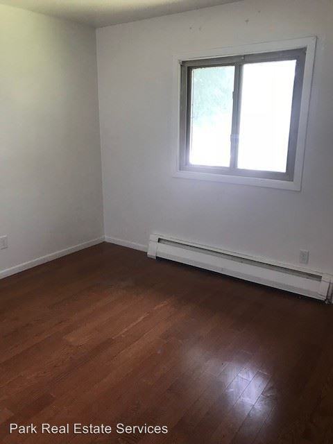 345 89th Lane NE 1-4 - Photo 3 of 5