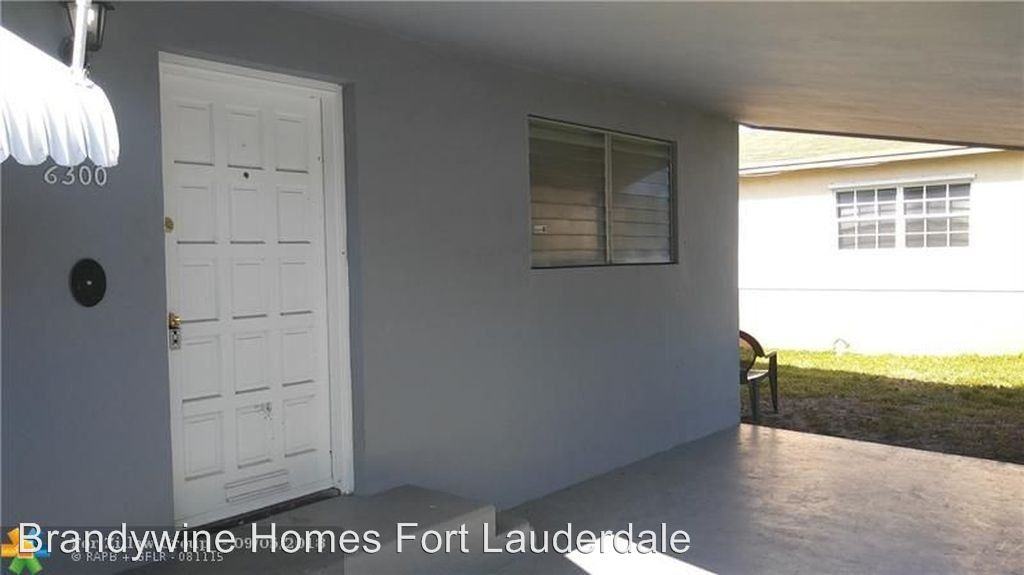 6300 SW 20th St - Photo 2 of 5