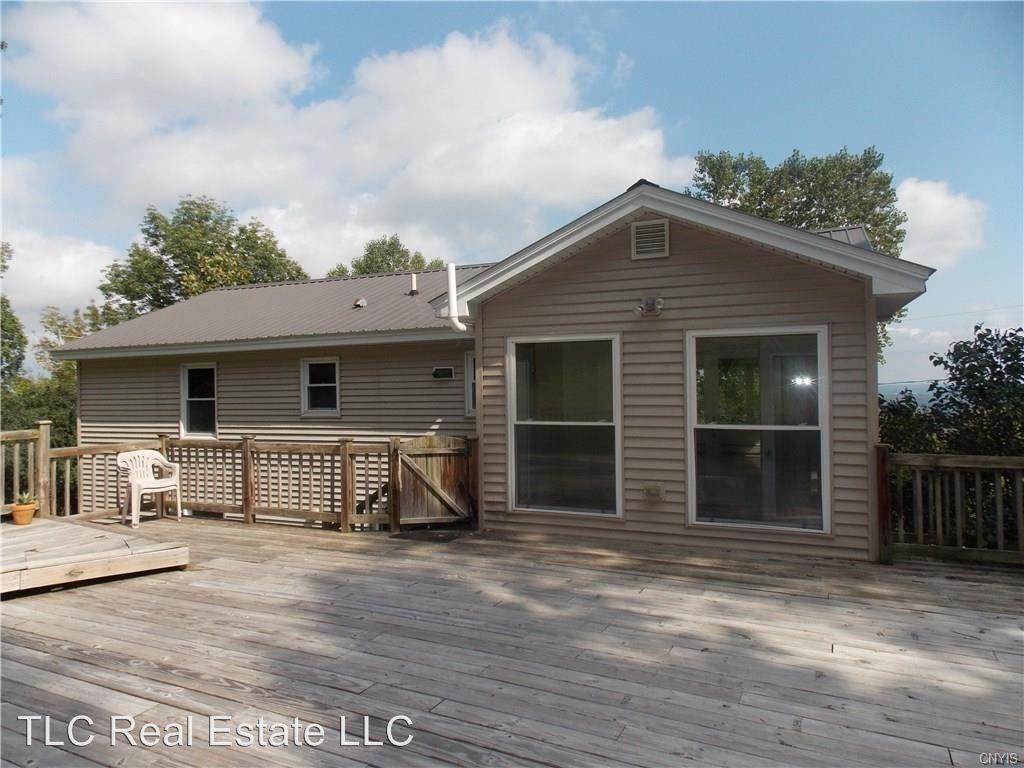 5097 Hillside Dr - Photo 3 of 24