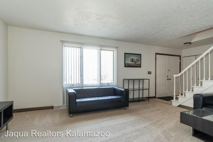 8106 Lake Vista Dr - Photo 2 of 22