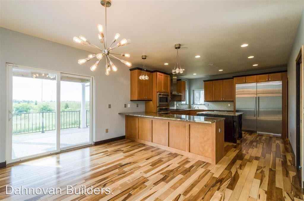 2384 Dempster Dr - Photo 3 of 26