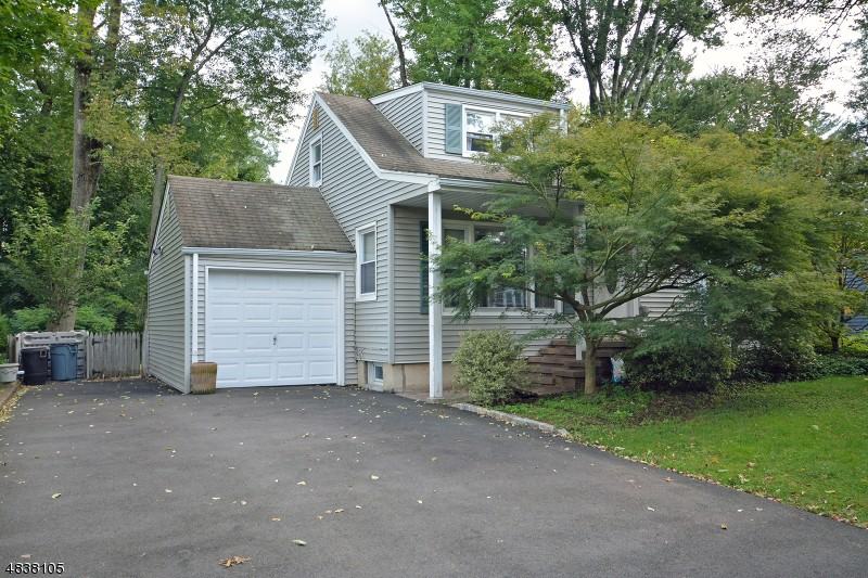 64 Fairview Ave - Photo 2 of 25