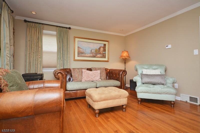 64 Fairview Ave - Photo 3 of 25