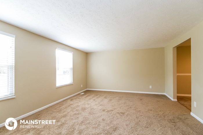 12013 Rock Spring Dr - Photo 3 of 15