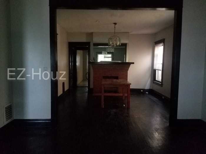 458 Woodlawn Ave - Photo 2 of 4