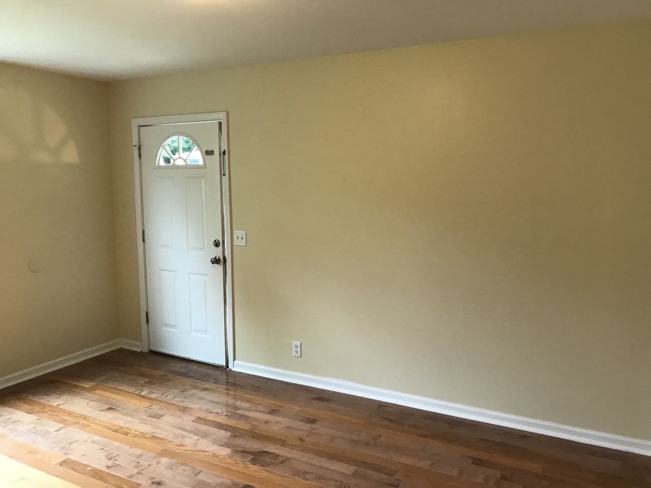 2408 North Hillcrest Drive #1 - Photo 3 of 6