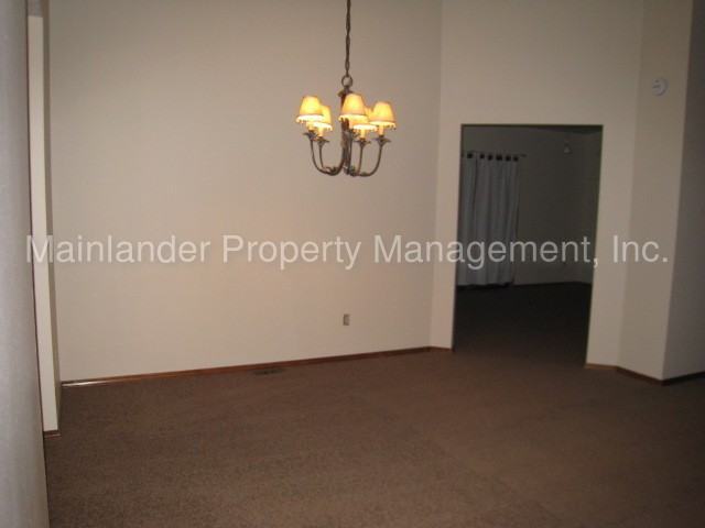 4526 SW Wood Pkwy - Photo 2 of 8