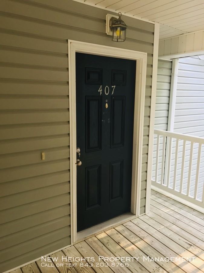 407 S Elgin Ct - Photo 3 of 21