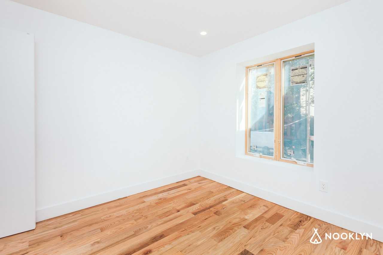 851 Madison Street #16CR