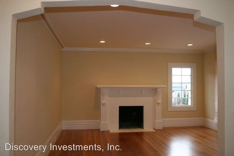 618 Wesley Ave - Photo 2 of 10