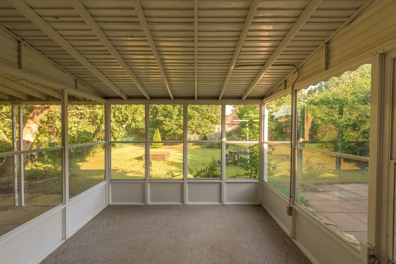 642 Tennent Ave - Photo 2 of 11