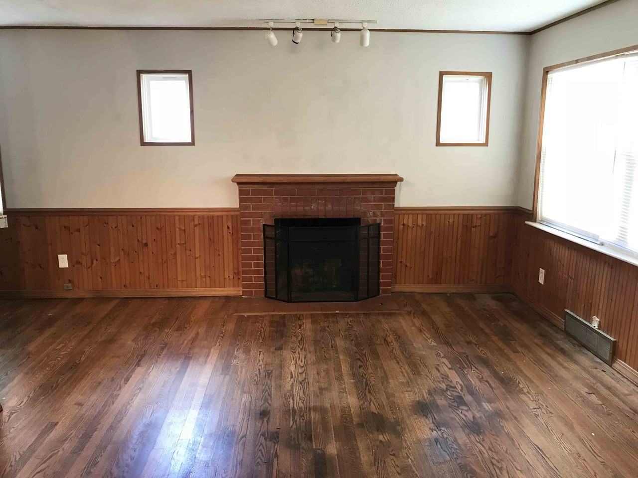 1143 Reyem Ct - Photo 2 of 5