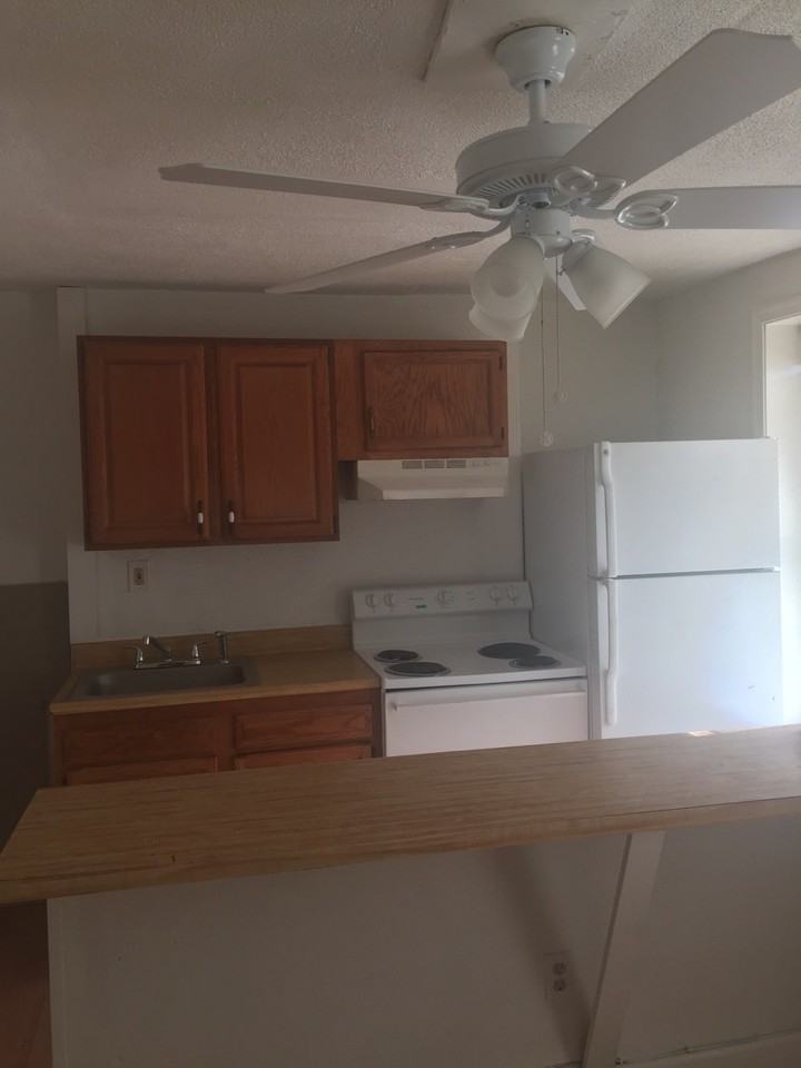 609 N Tatnall St - Photo 2 of 5