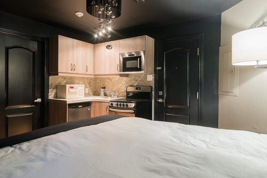 3429 Drummond - Photo 3 of 32