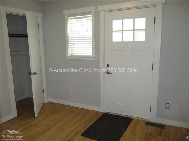 5210 S 164th St - Photo 2 of 10