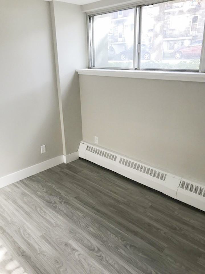 345 Barber Street - Photo 2 of 5