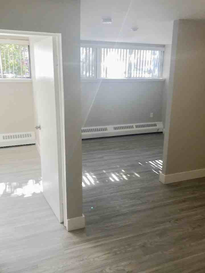 345 Barber Street - Photo 3 of 5