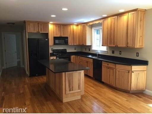 195 Hubbardston Rd - Photo 3 of 9