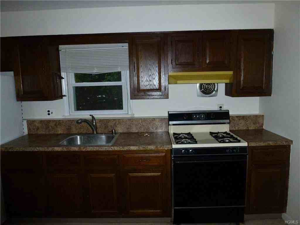 3 Rock Dr - Photo 2 of 10