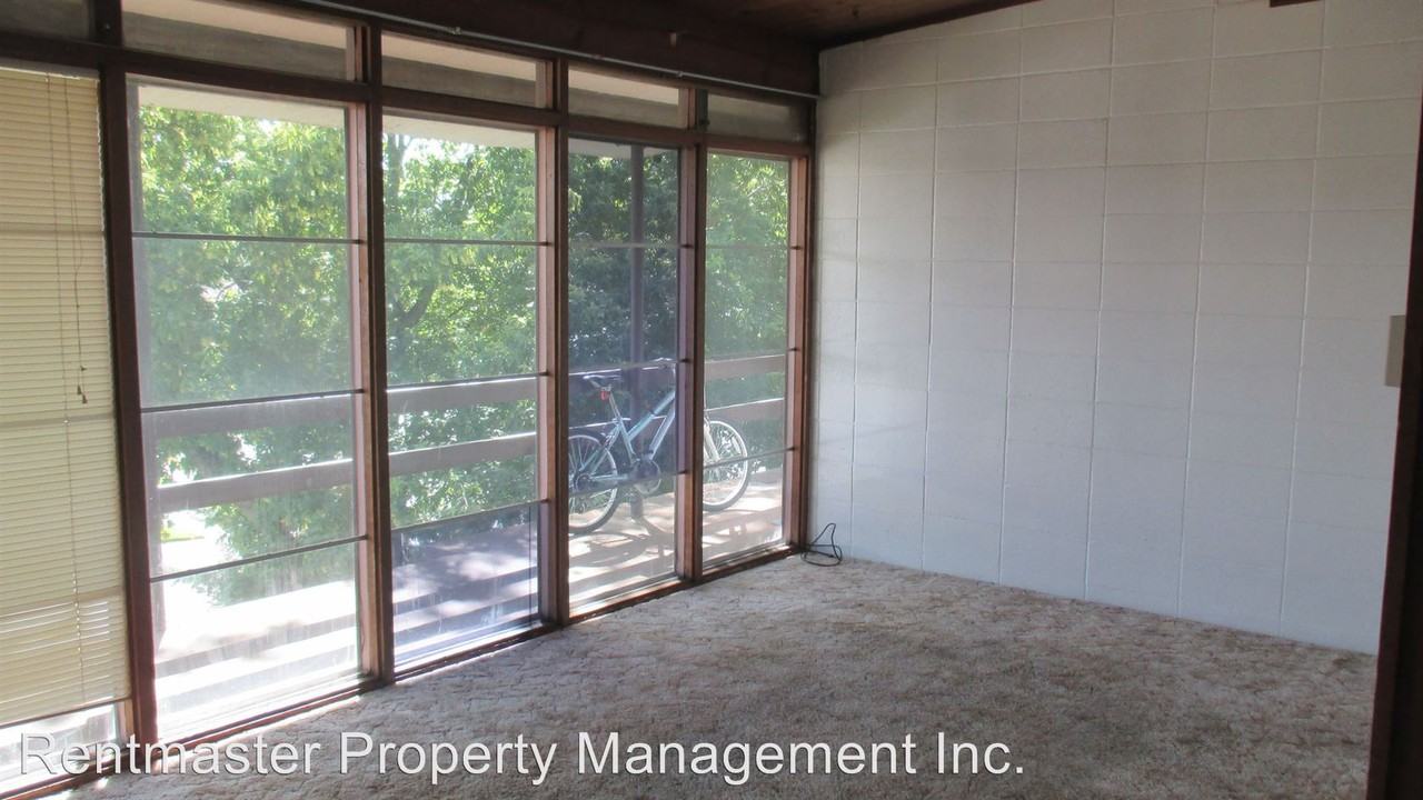 390 W 14th - Photo 2 of 2