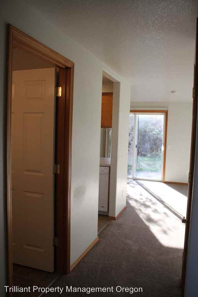 4461-4463 Munker Street - Photo 3 of 32