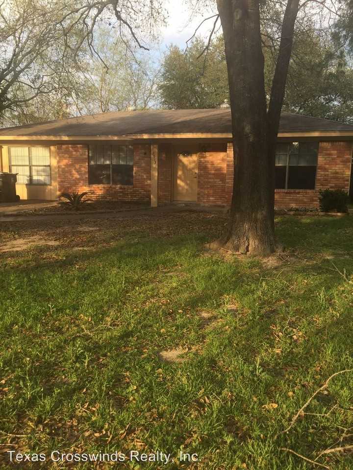 2913 Indiana Ave - Photo 2 of 20