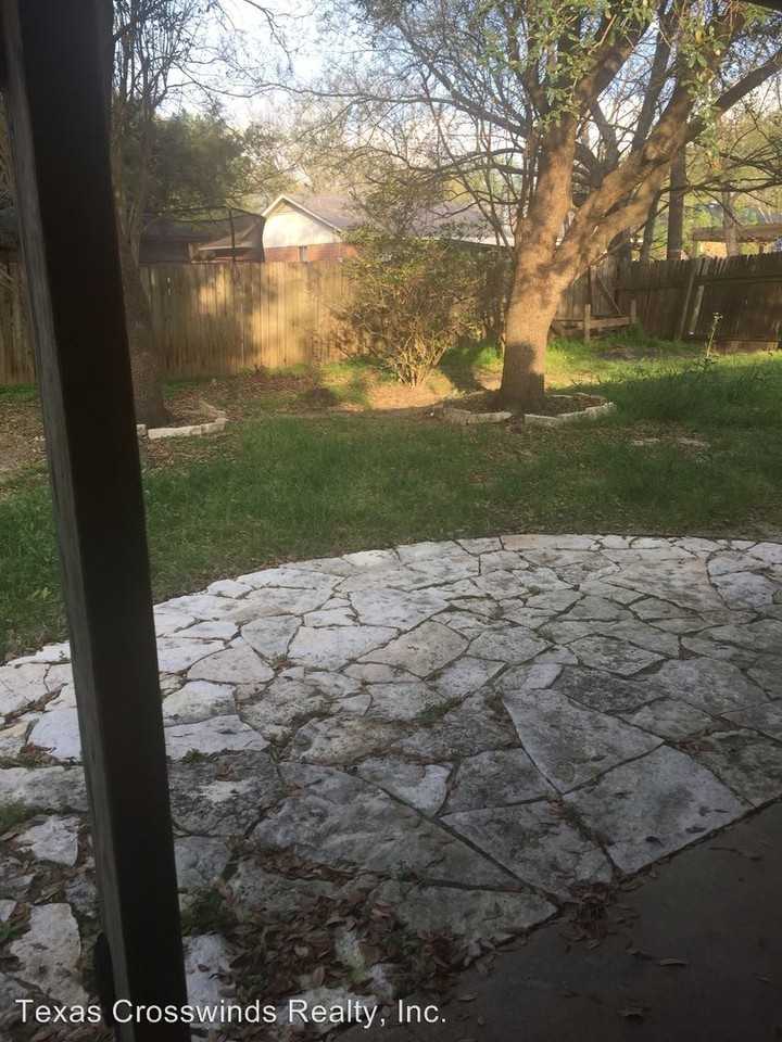 2913 Indiana Ave - Photo 3 of 20