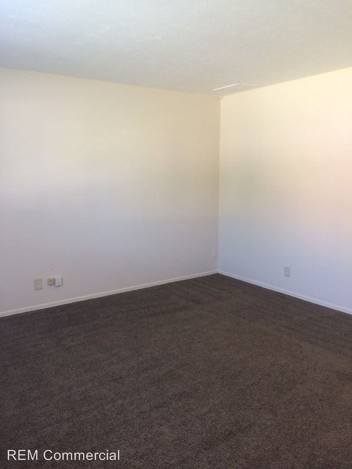 1683/ 1695/ 1709 Dominion St. - Photo 2 of 9