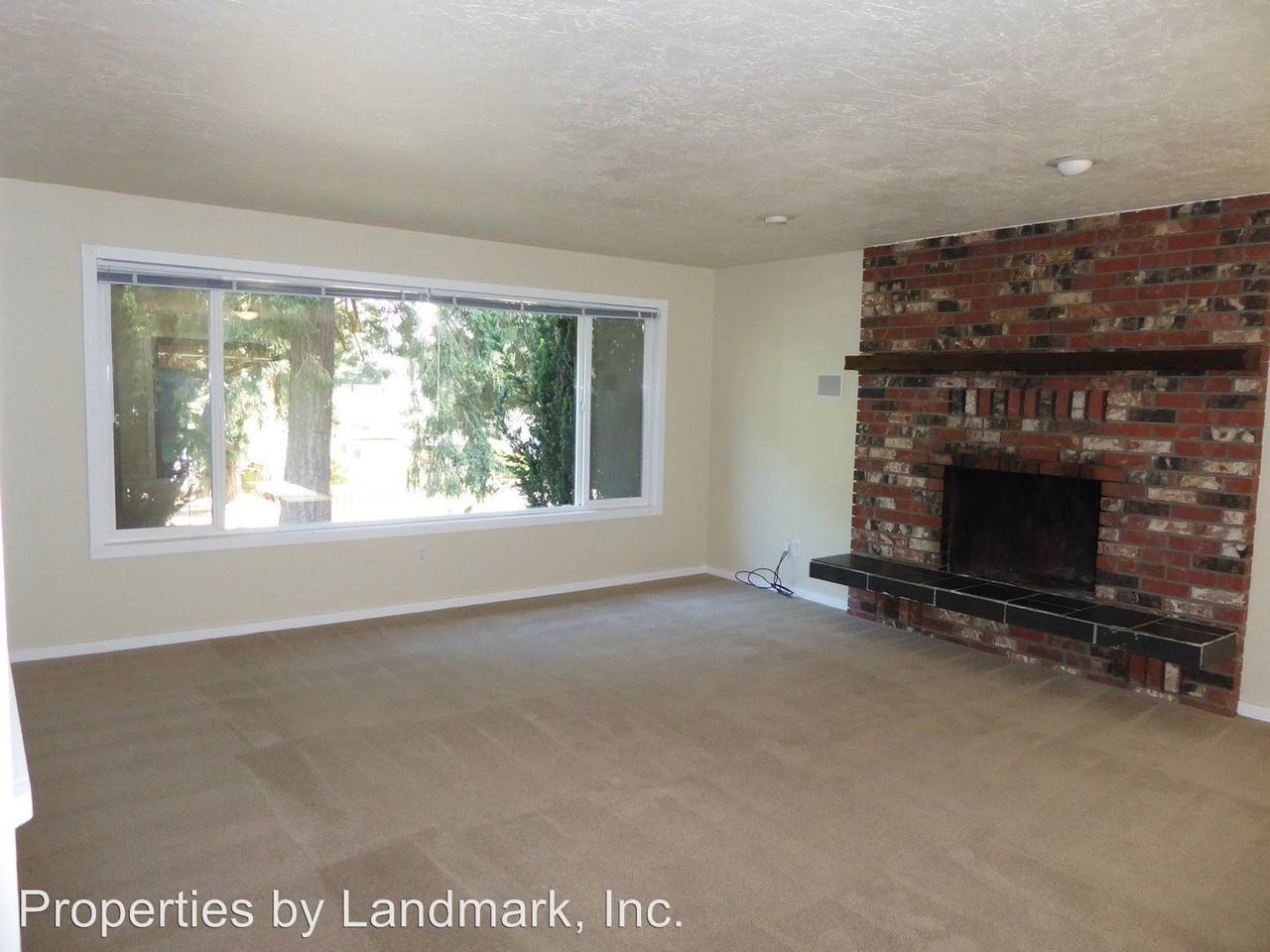 1534 W 11th St - Photo 2 of 11