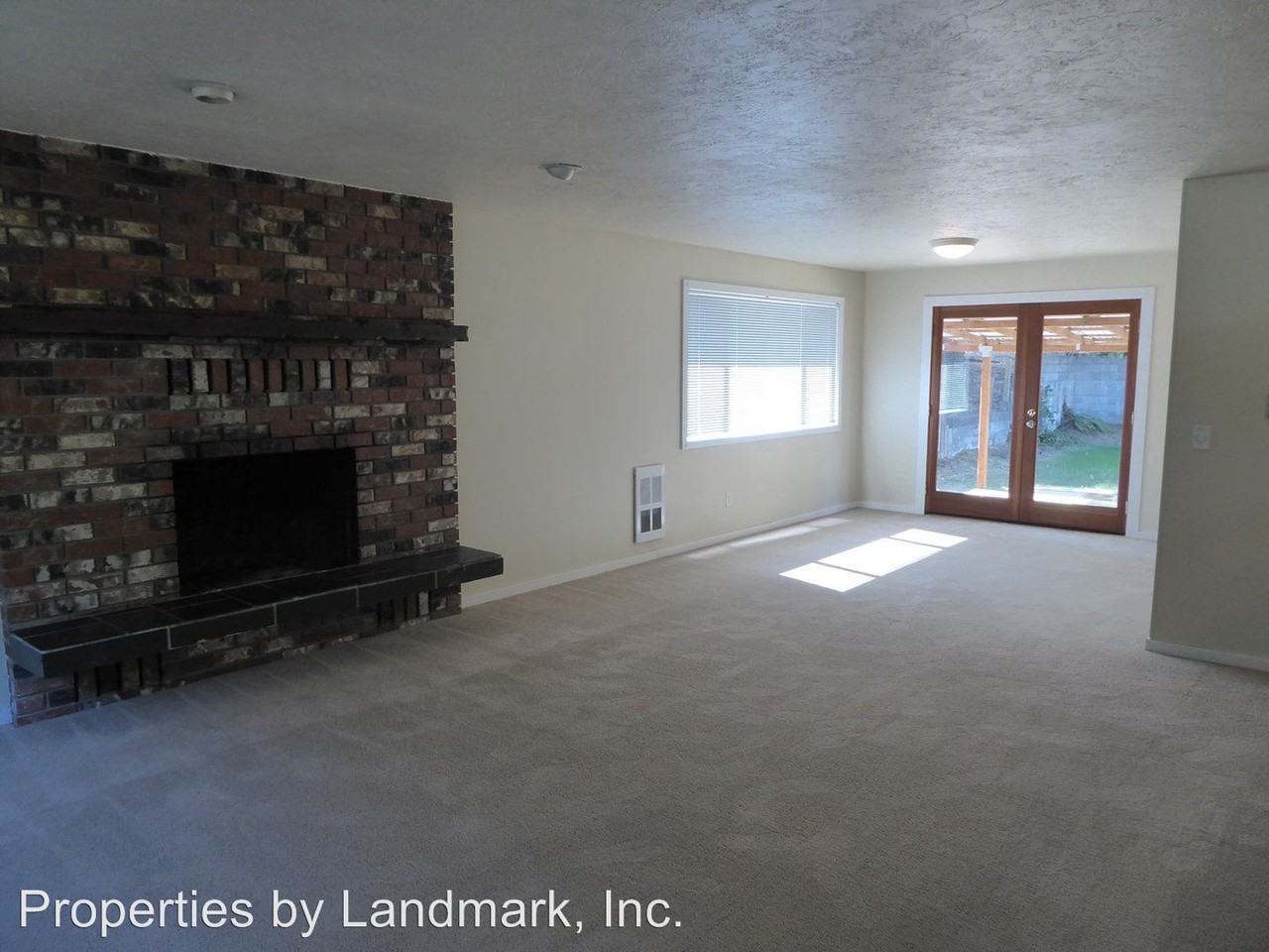 1534 W 11th St - Photo 3 of 11