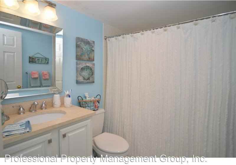 8444 Oceanside Dr - Photo 3 of 28