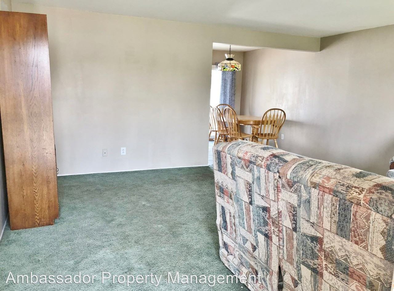 11717 Bogardus Ave - Photo 2 of 20