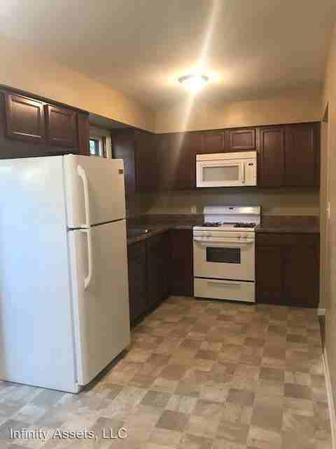 2104 Devon Ave - Photo 2 of 6