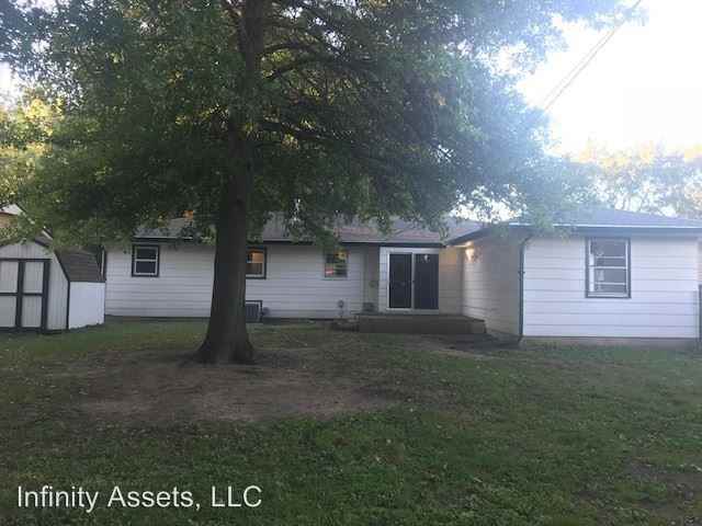 2104 Devon Ave - Photo 3 of 6