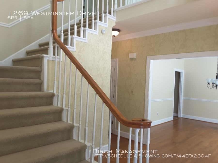1269 Westminster Dr - Photo 2 of 10