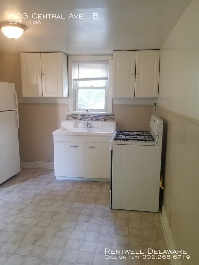 603 Central Ave #B - Photo 3 of 14