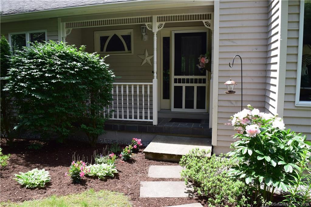 34 Mohawk Dr - Photo 2 of 40