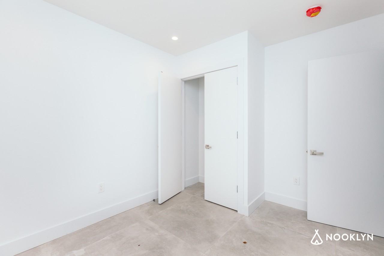 851 Madison Street #16OS