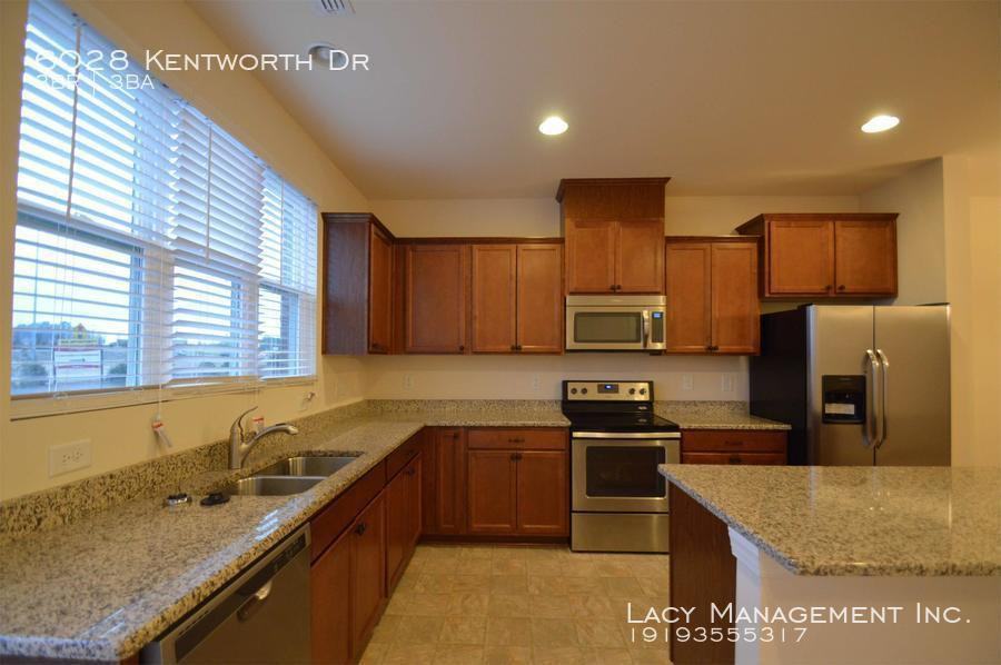 6028 Kentworth Dr - Photo 2 of 20
