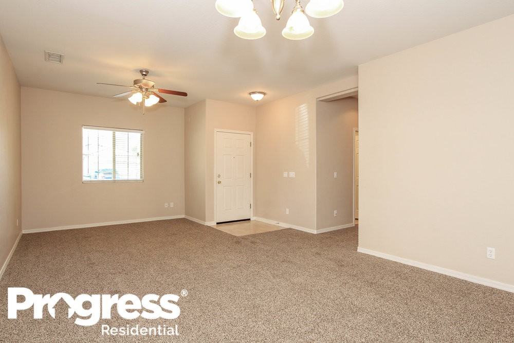 18546 W Sunnyslope Ln - Photo 2 of 20