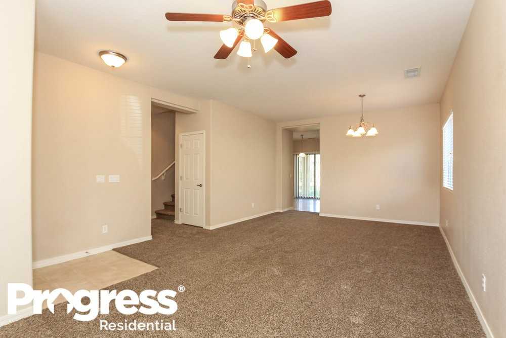 18546 W Sunnyslope Ln - Photo 3 of 20