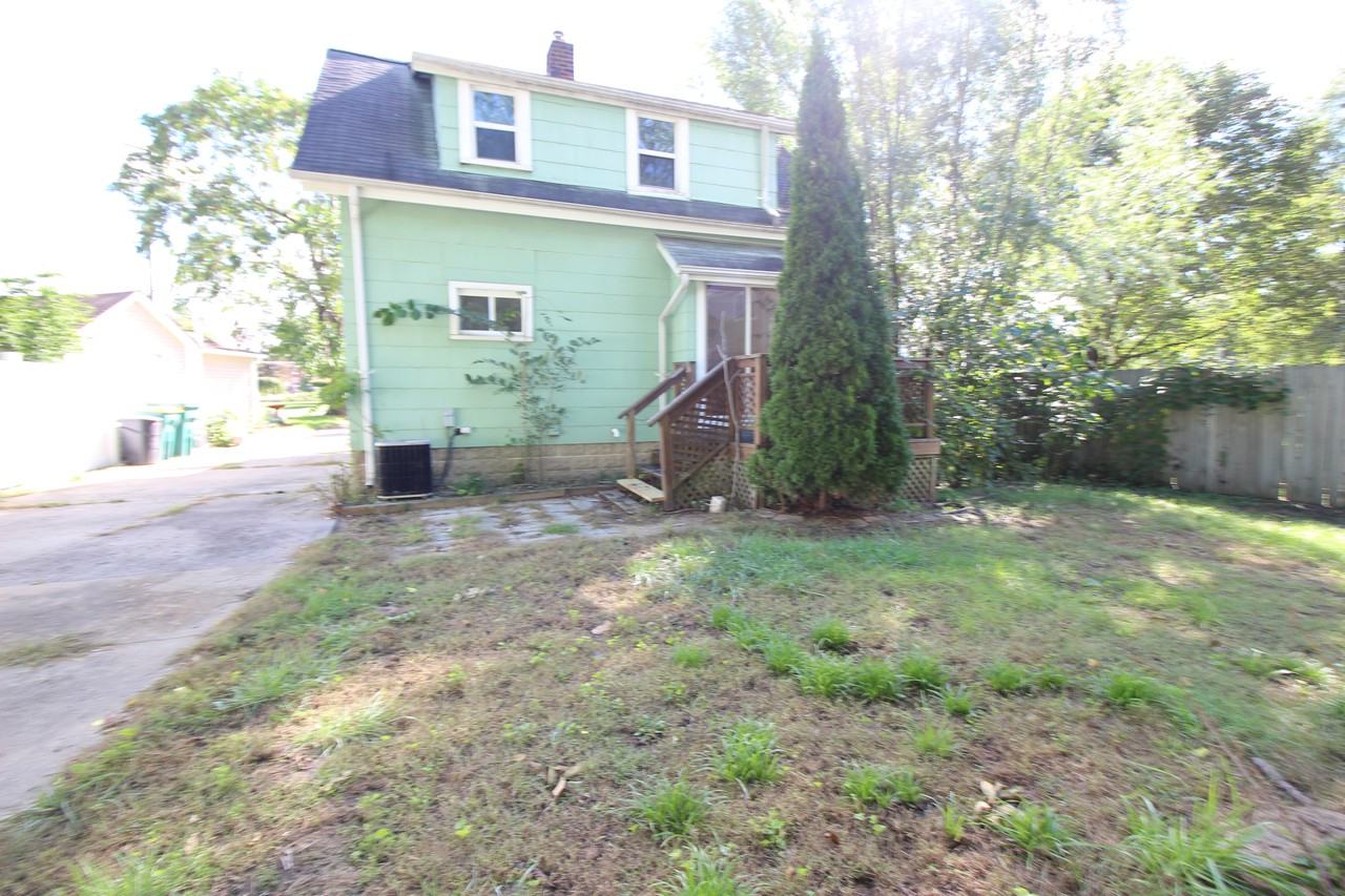 36834 Perry St - Photo 3 of 13