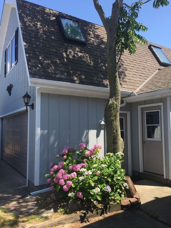 7541 Margaret Ave - Photo 2 of 18