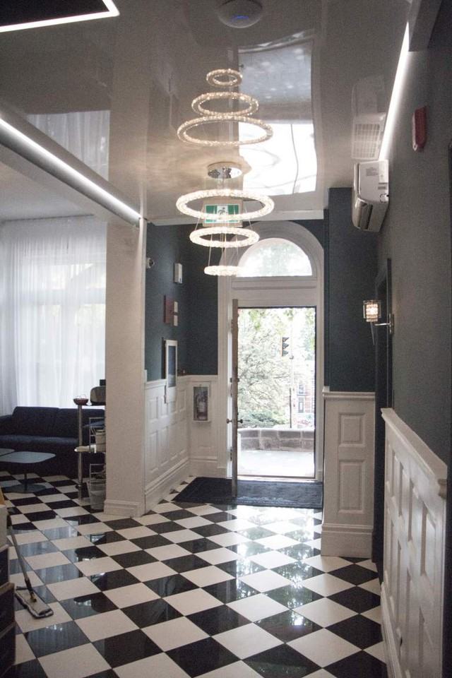 1595 Docteur Penfield - Photo 3 of 25