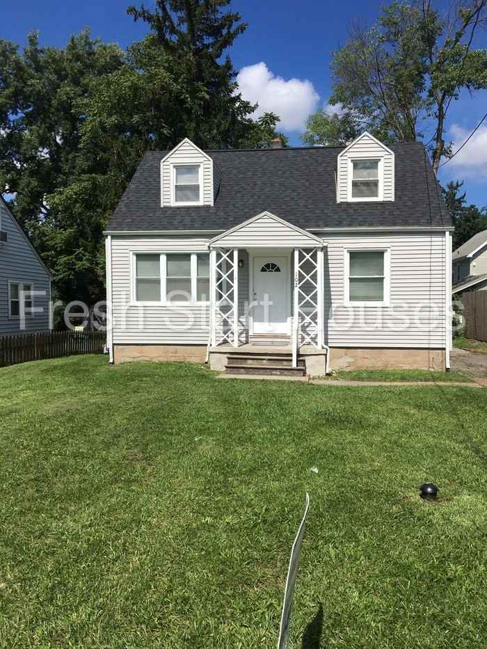 102 Hoover Dr - Photo 2 of 6